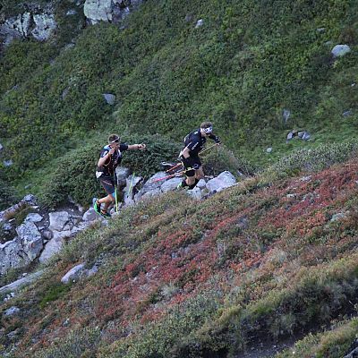 Das Duo Hannes Namberger / Markus Mingo führt beim Aufstieg zur Braunschweiger Hütte und gewinnt später auch das Rennen.