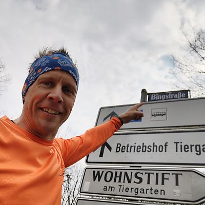 April 2019: Wohin zieht es unseren Gipfelstürmer Stefan in der Mittagspause? Im Lauftempo in die "Bing-Straße". ???? ????