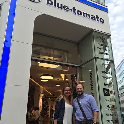 Oktober 2016: Katharina & Michael besuchen den Blue Tomato Store in Wien.