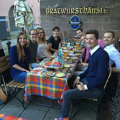 Juni 2016: Auftakt unseres Meetings mit bellicon Deutschland in Nürnberg. Chilliger Biergartenabend im Bratwursthäusle bei St. Sebald mit anschließender "Burgbesteigung" ;-)﻿