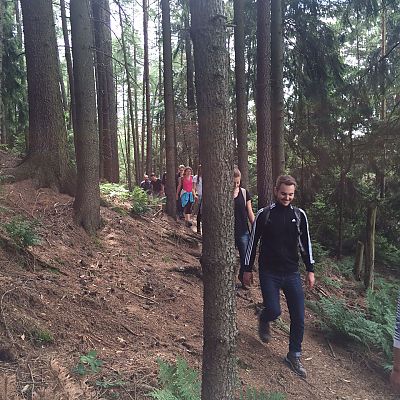 Juli 2015: Jedes Jahr aufs Neue wandert unser Team auf einer immer neuen Route auf den Moritzberg. Und jedes Jahr wird die Route ein bisserl länger ;-)