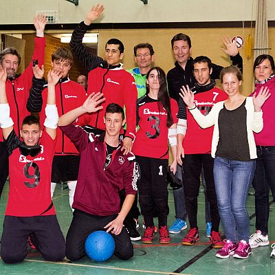 Dezember 2014: Morgane, Tanja, Jenni, Bart, Lutz und Jochen waren bei der vom BVSV Nürnberg ausgerichteten 13. Deutschen Jugendmeisterschaft im Goalball ehrenamtlich als Tischrichter im Einsatz.