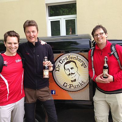 Mai 2014: Die exito Wandersportgruppe (Bart, Peter, Jochen) war gestern in der Fränkischen Schweiz von Pegnitz nach Gräfenberg unterwegs. 40 KM "Kampfsau-Tour" bei perfektem Wanderwetter. Ein Hochgenuss! ;-)﻿