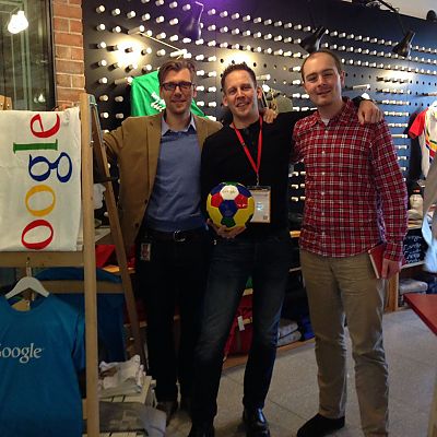 Februar 2014: Stefan schnuppert Google-Luft. Mit Klaus und Matthias (Google Austria) im Google Store in Dublin. 