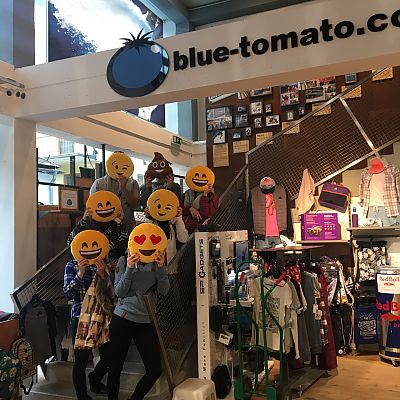 März 2017: Das exito Blue Tomato Team besucht den BT Shop in Schladming.