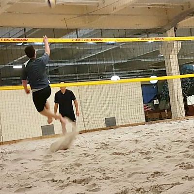 April 2017: Die Vorfreude auf die Beachvolleyball-Saison wächst und wächst! Erstes Training auf Sand.