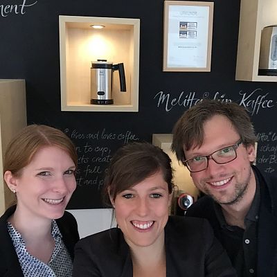 September 2017: Nicole und Peter beim Selfie mit Vanessa (Melitta) am Melitta Deutschland Firmensitz in Minden.