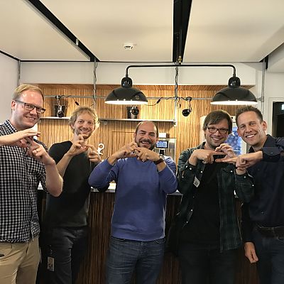 Oktober 2017: "e" und "G" vereint! Unser Squared Trio Peter, Stefan und Michael zeigt sich beim Squared-Alumni-Workshop in Hamburg mit den Googlern Patrick und Dominik von der ganz kreativen Seite!